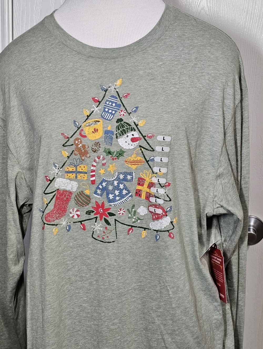 NWT Women's Large Long Sleeve Christmas Graphic Tee Tree Collage
